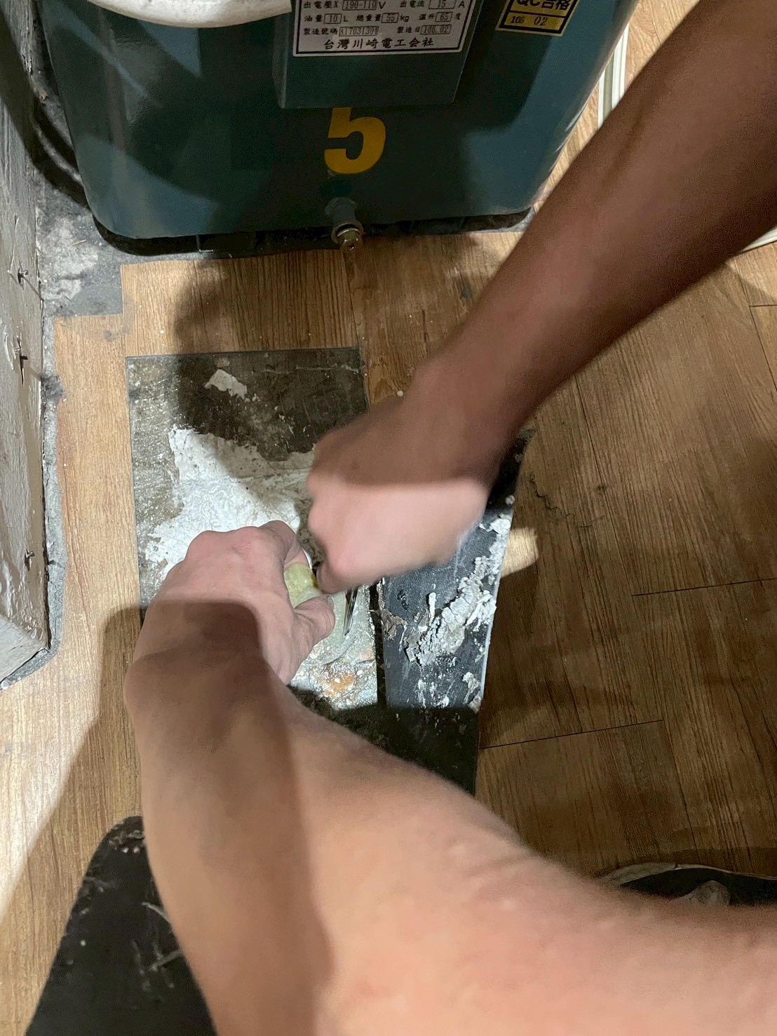 桃園市桃園區經國家樂福｜賣場排水管線內視鏡檢測案例-檢測中