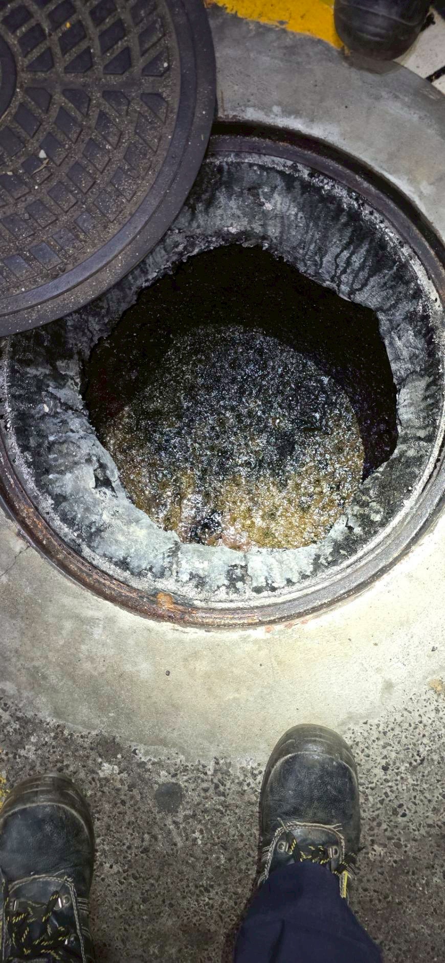 1140930社區水肥清運案例：萬能及第社區化糞池清除作業