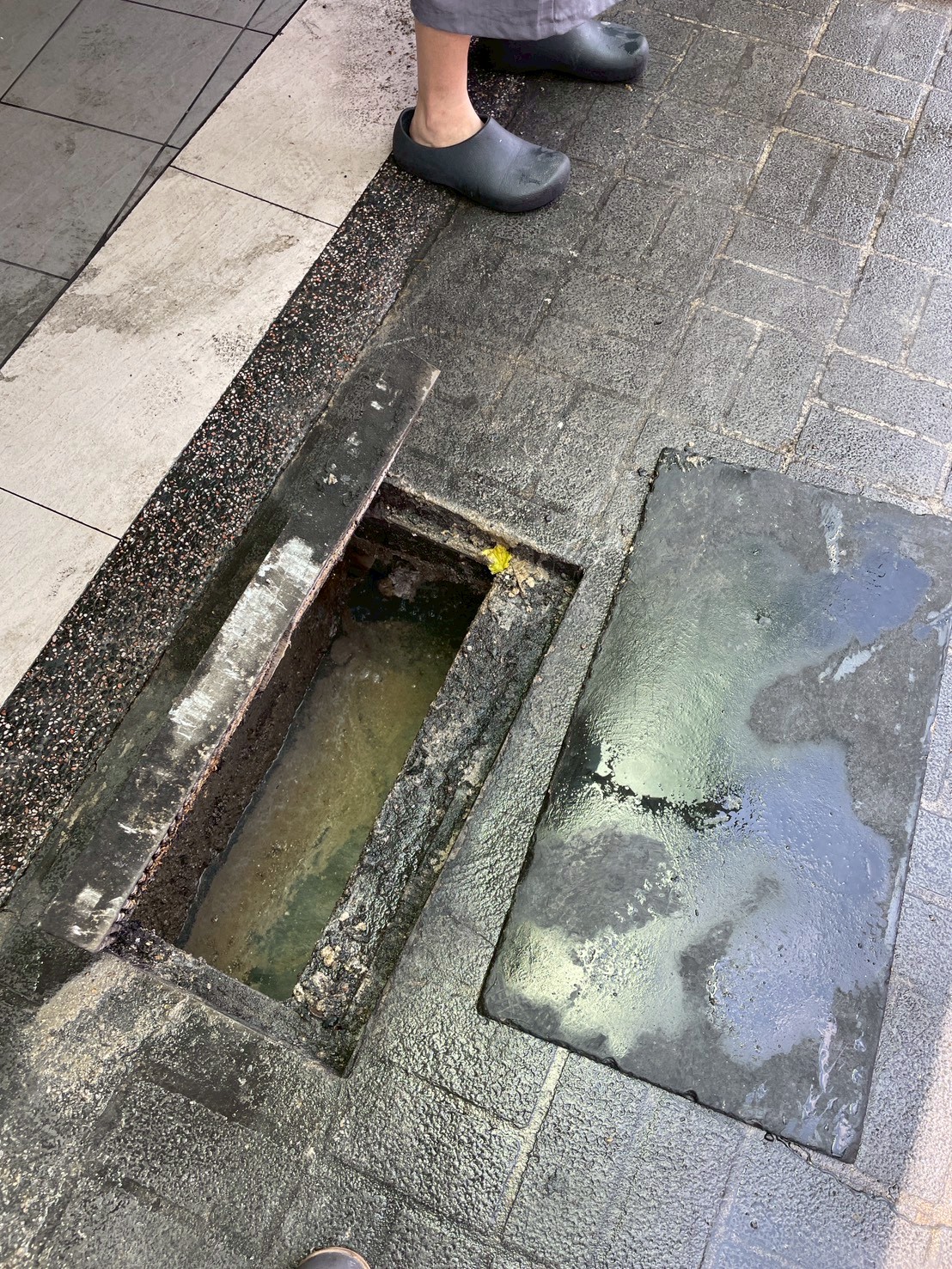 桃園中正路26號店面｜水溝抽油及深度清洗服務案例-清潔後