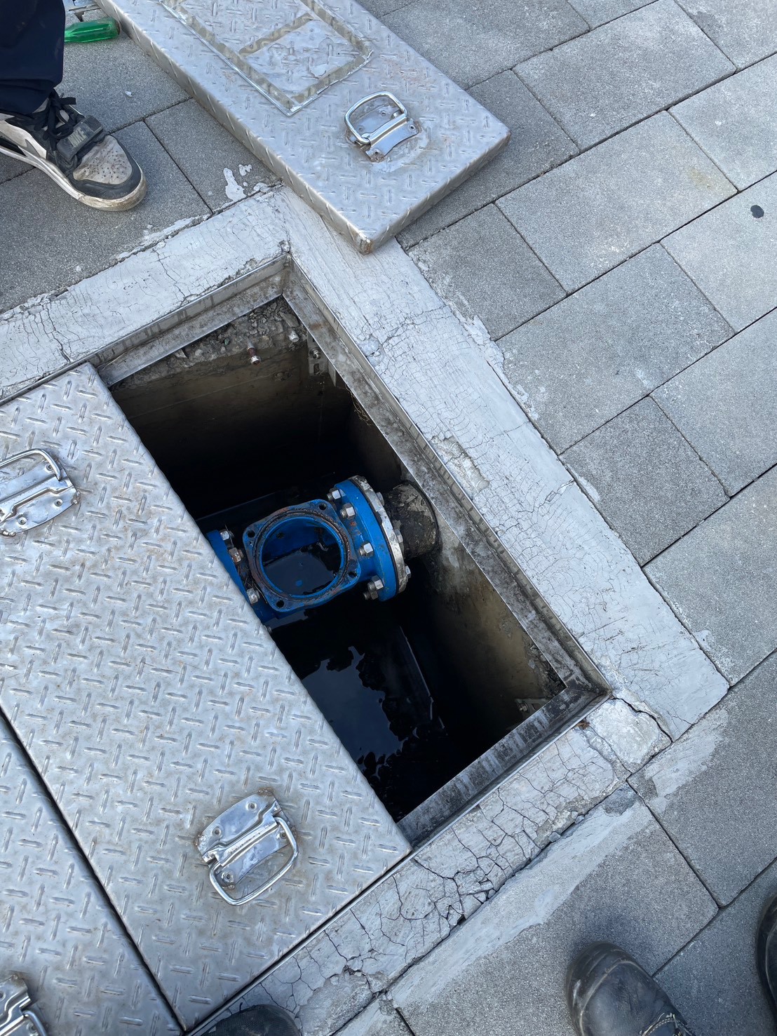 1141030社宅設施緊急檢測案例:中壢社宅化糞池溢流管檢測洗管作業