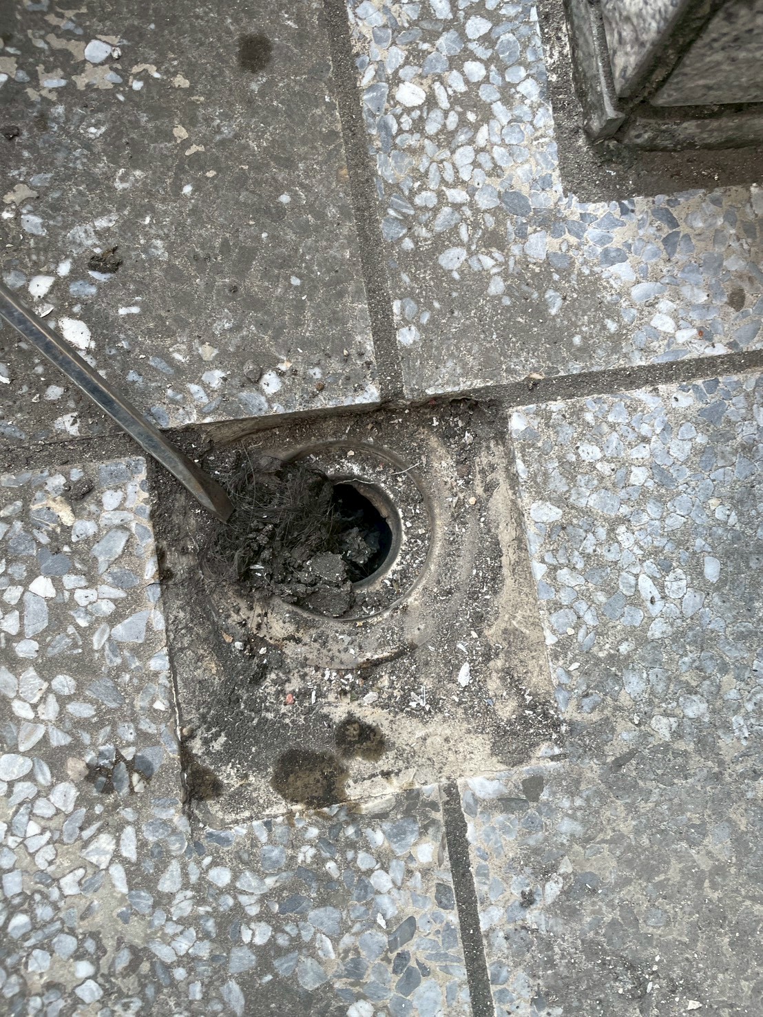 1141124社區排水系統檢測案例：擎天匯屋頂與地面排水管勘查